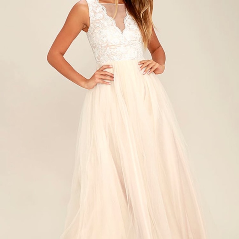 Lulu’s Could Of Danced All Night Champagne Beige Embroidered Maxi Dress NWT L